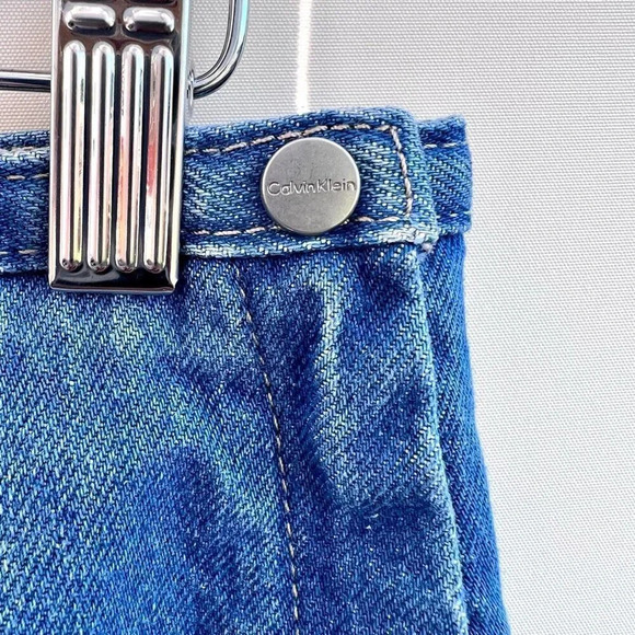 NWT Calvin Klein Women's Side Button Zipper Light Wash Blue Denim Mini Skirt 29 - Picture 3 of 10